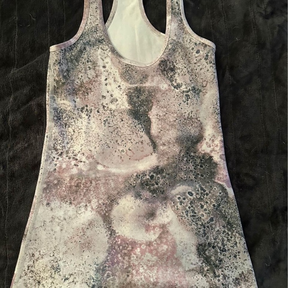 Lululemon tank top size 4